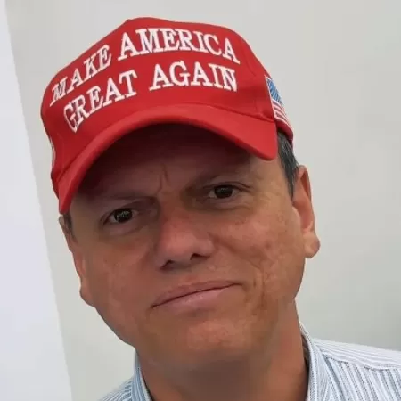 Homer Simpson tenta entender o trumpismo no Brasil trump