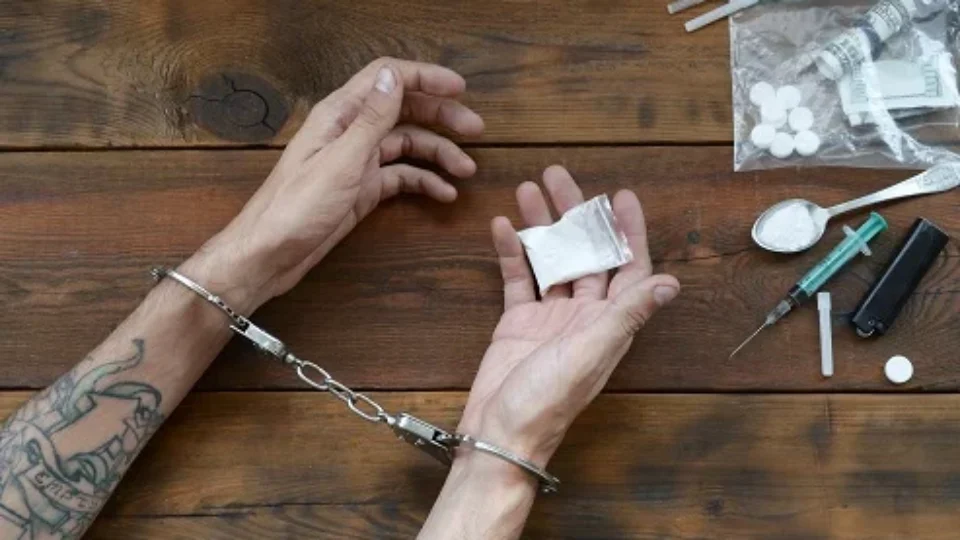 Registros policiais de posse e uso de drogas caem 26% no Brasil, diz pesquisa