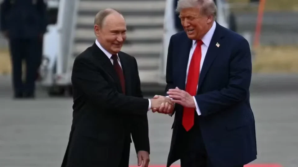 Putin quer terras para encerrar guerra com Ucrânia, e Trump diz que Zelensky deveria aceitar