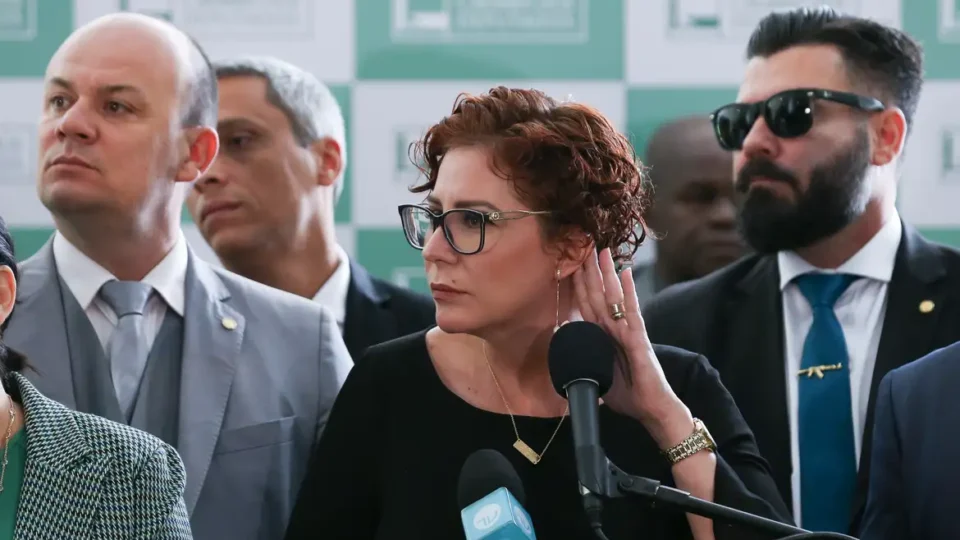 Por 9 votos a 2, Carla Zambelli é condenada pela segunda vez no STF