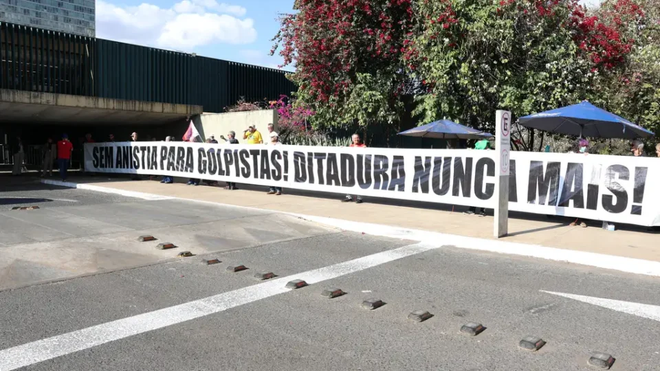 O roubo nosso de cada era