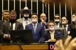 Lindbergh propõe suspensão de mandato para sequestradores do Congresso