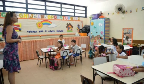 Professor, o nome disso é capitalismo
