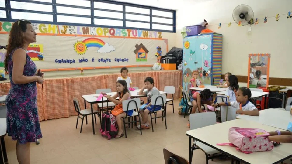 Professor, o nome disso é capitalismo