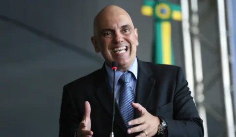 Alexandre de Moraes permite que Bolsonaro receba visita de políticos aliados