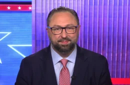 Aliado de Trump publica imagem de IA de Moraes tornozeleira eletrônica e provoca: ‘tick-tock, Xandão’