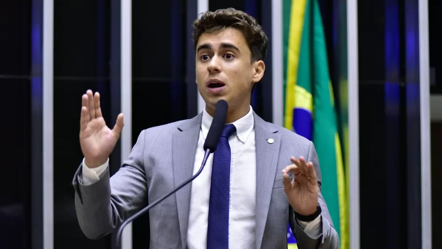 Após críticas, Nikolas nega amnésia e diz que Eduardo Bolsonaro 'não está bem'