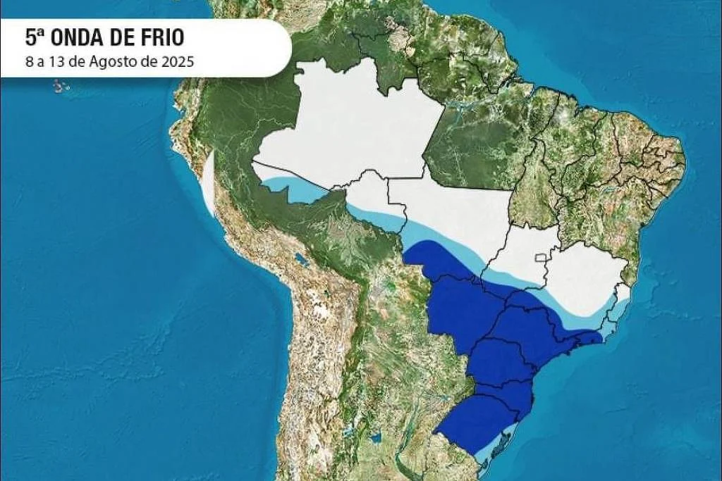 Mapa mostra as regiões que serão atingidas pela onda de frio: azul escuro com temperaturas 5°C ou mais abaixo da média; azul claro de 3°C a 5°C acima da média; e branco com temperaturas mínimas mais baixas - Reprodução/Climatempo