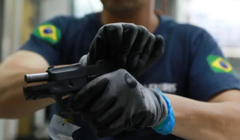 Taurus: Tarifaço obriga fabricante de armas dar férias coletivas a funcionários