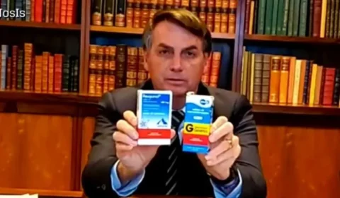 Bolsonaro mandou Cid distribuir remédios de uso proibido durante pandemia da covid-19, diz jornal