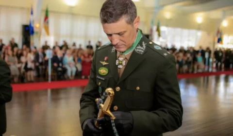 Exército promove general alvo de críticas por atuação contra garimpo