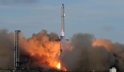 Maior nave do mundo, Starship, de Musk, faz lançamento inédito de cargas no espaço