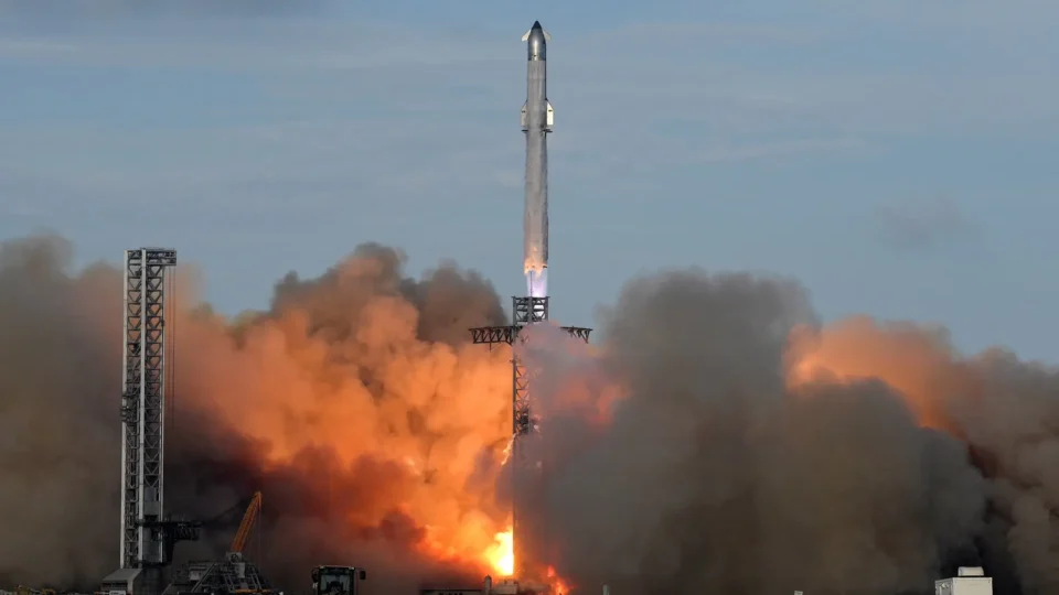 Maior nave do mundo, Starship, de Musk, faz lançamento inédito de cargas no espaço
