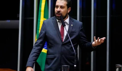 Boulos convoca representante dos EUA para explicar conversas com Tarcísio sobre tarifaço