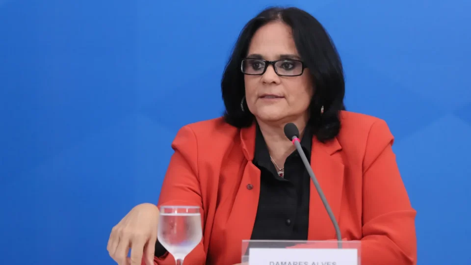 Ruinologia expõe herança antigênero do bolsonarismo e seus ecos no governo Lula