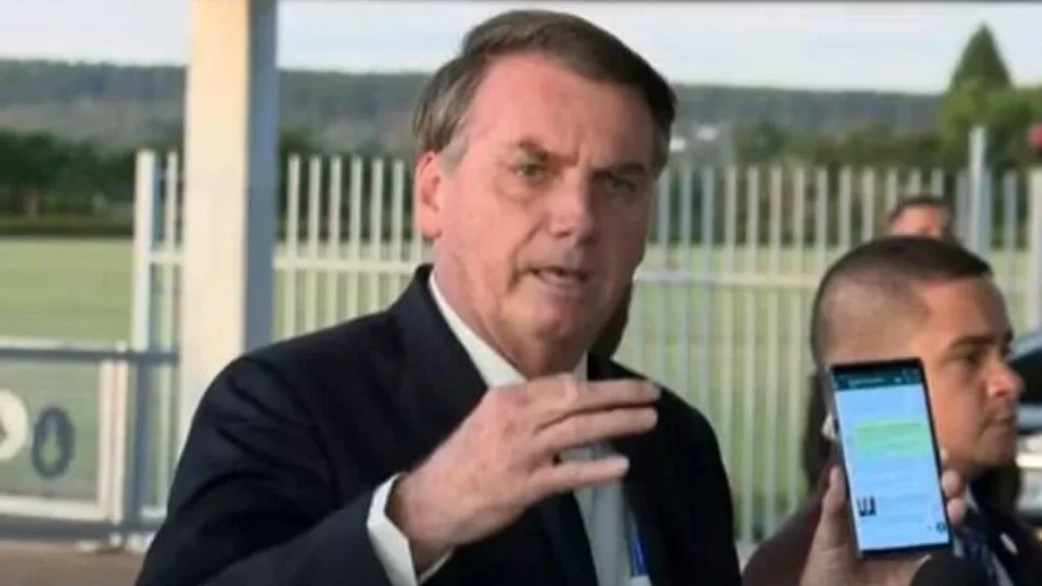 As sete revelações bombásticas do celular de Bolsonaro