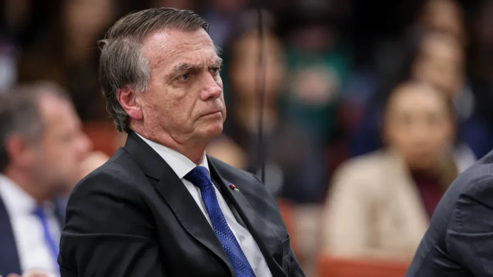 Bolsonaro pode ficar até sete anos em regime fechado se receber pena máxima