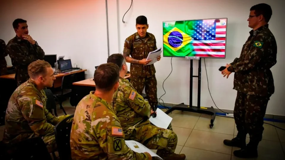 Mesmo após crise, militares brasileiros mantêm alinhamento estratégico com os EUA