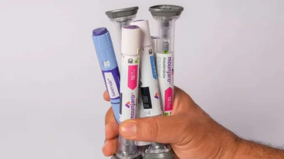 PF faz operação contra rede clandestina de fabricação de canetas emagrecedoras