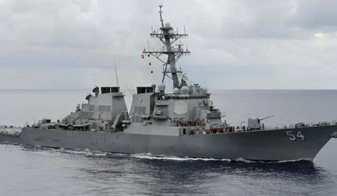 EUA enviam navios de guerra para costa da Venezuela em operação contra cartéis de drogas