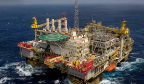 Preços da indústria atingem maior nível em abril, sob impacto da cadeia do petróleo