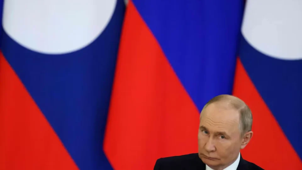 Após Trump anunciar manobras de submarinos, Rússia pede ‘cautela sobre retórica nuclear’