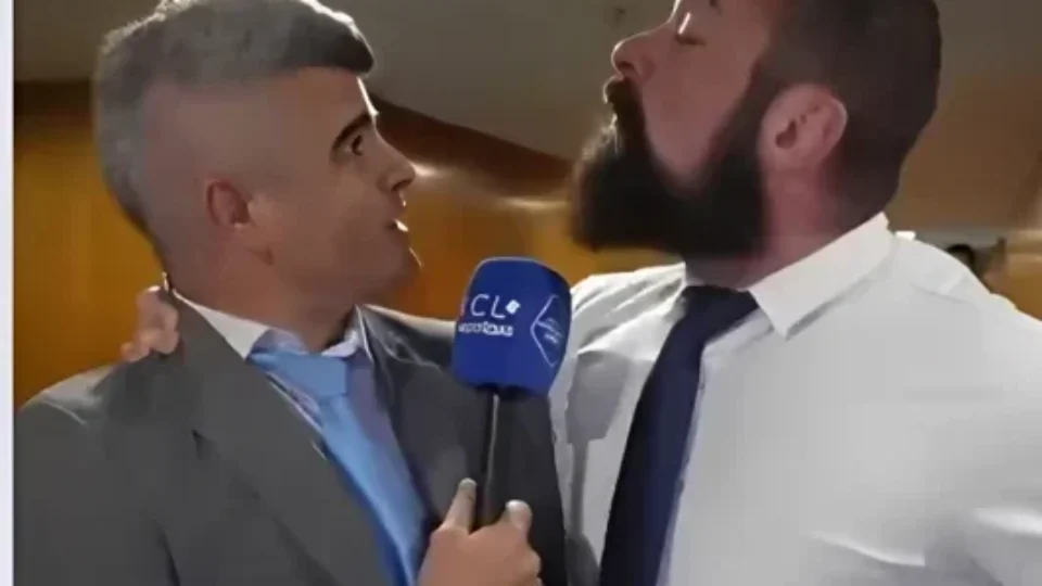 Deputado bolsonarista Paulo Bilynskyj agride Guga Noblat na Câmara