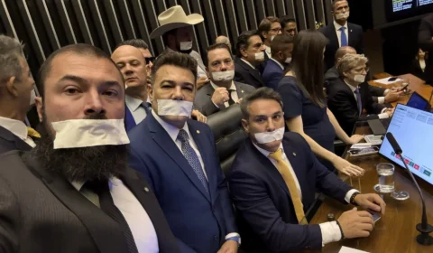 OPINIÃO: Hugo Motta desmoralizado após intentona bolsonarista