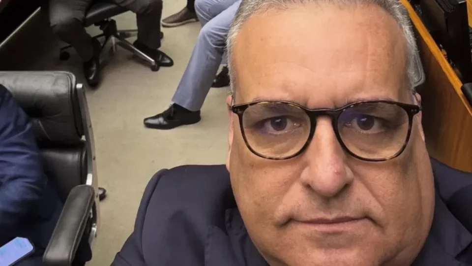 Relator da CPMI do INSS participou de ocupação da mesa diretora da Câmara