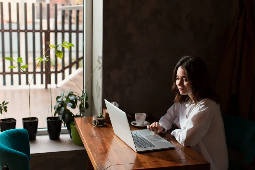 Para muita gente, trabalhar em modelo home office está diretamente associado à qualidade de vida, já que permite maior flexibilidade e conforto. Foto: Freepik