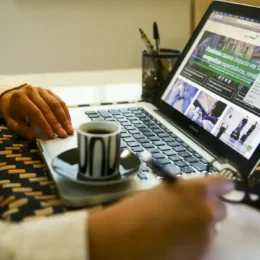 Home office se mantém em patamar superior ao pré-pandemia no Brasil