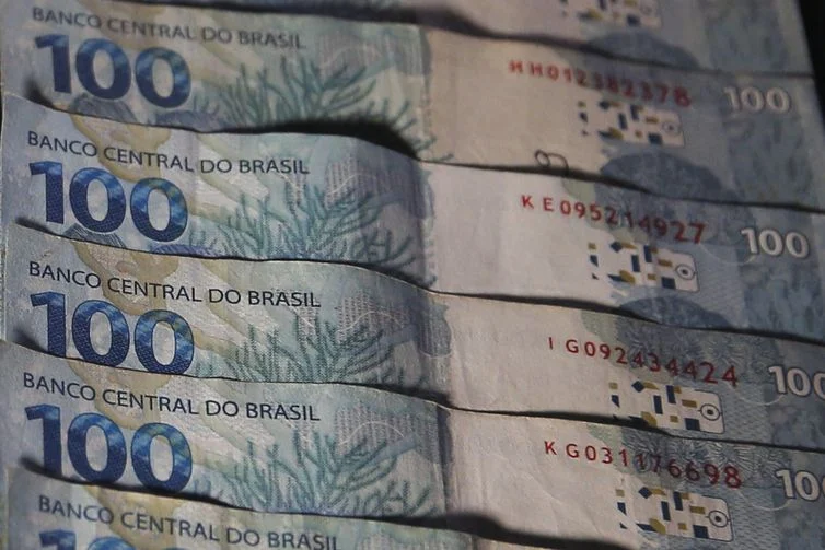 IOF Imposto O IOF é um dos poucos tributos federais que podem ter a alíquota alterada por decreto presidencial, sem precisar de aprovação no Congresso. Imagem: divulgação