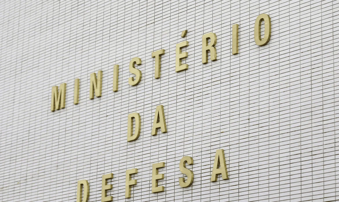 Ministerio da Defesa Na atualização do PND de 2020, a Defesa passou a ser entendida como parte da estratégia de desenvolvimento do país com a defesa cibernética, espacial e nuclear. Imagem: reprodução