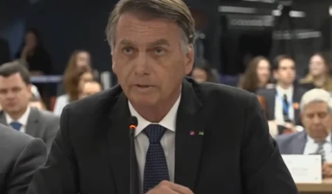 PF diz que Bolsonaro burlou STF e encaminhou 300 vídeos pelo WhatsApp