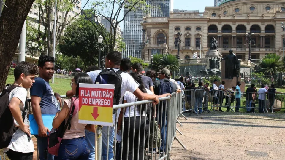 O que o relógio analógico e a classe média têm em comum?