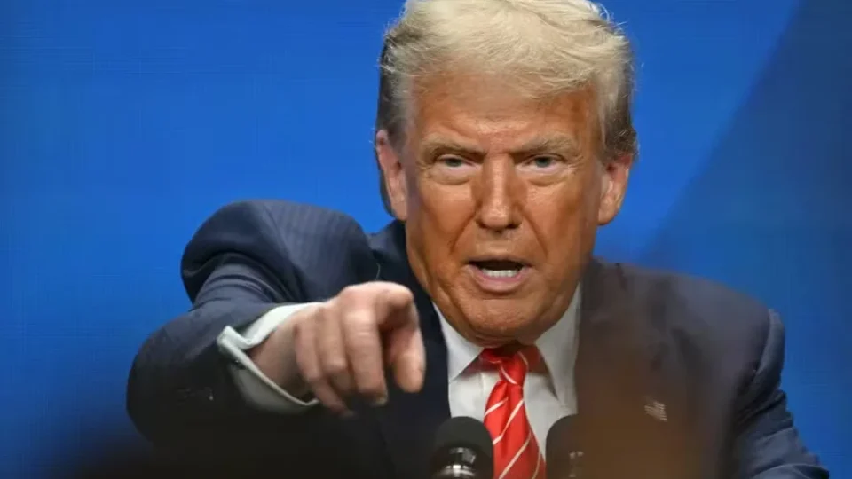 Trump ordena posicionamento de submarinos nucleares em resposta à Rússia