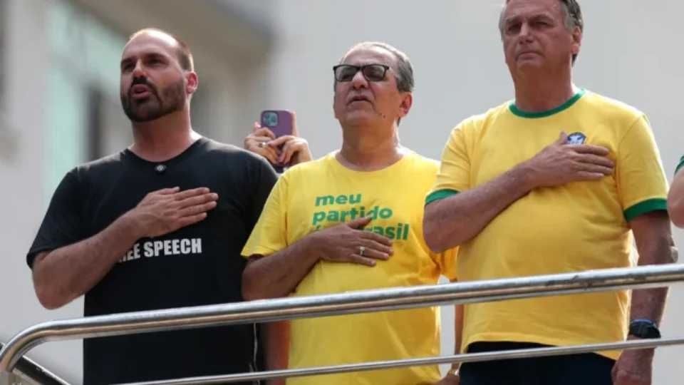 ‘Tamo junto, pastor’, diz Eduardo Bolsonaro para Silas Malafaia