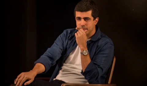 Processo contra Marcius Melhem por assédio sexual é suspenso na Justiça