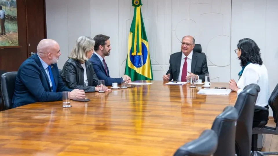 Alckmin diz que negociação sobre tarifas pode incluir big techs, data centers e minerais estratégicos