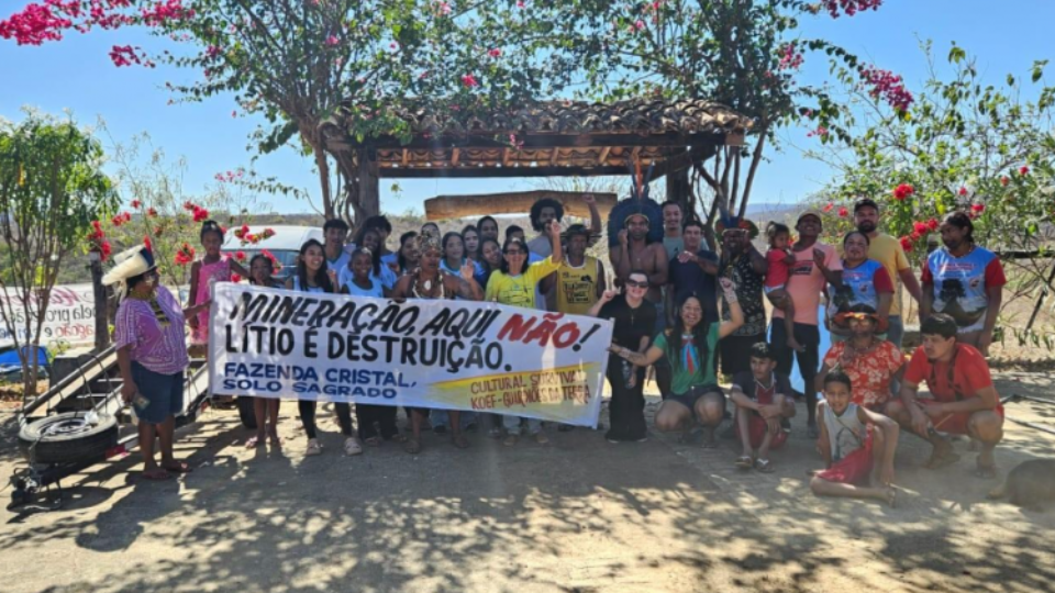 Indígenas ocupam fazenda contra avanço da exploração do lítio no Vale do Jequitinhonha
