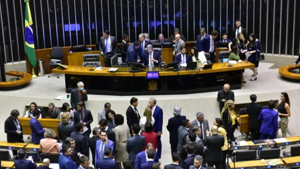 Governo teme que aliança do centrão para 2026 trave sua agenda prioritária no Congresso