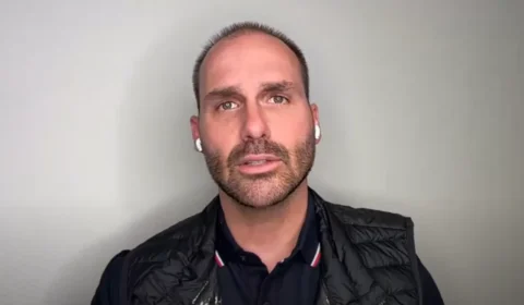 Eduardo Bolsonaro pede ‘pausa’ em sanções aos EUA após prisão de Bolsonaro, diz CNN