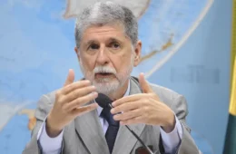‘Momento crítico no mundo’, alerta Celso Amorim, após ataque dos EUA à Venezuela