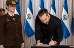 Bukele impõe ‘corte de cabelo aceitável’ e disciplina militar nas escolas