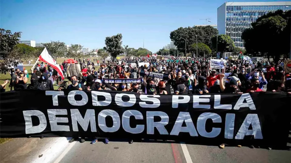 Usos da democracia e da liberdade no Brasil