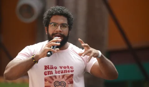 Meta derruba contas do Instagram e Facebook de Jones Manoel, que vê motivação política