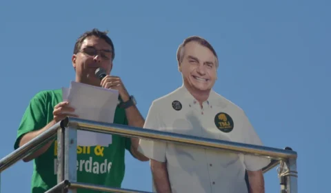 Eduardo, Flávio, Carlos e Nikolas Ferreira levaram Bolsonaro à prisão domiciliar