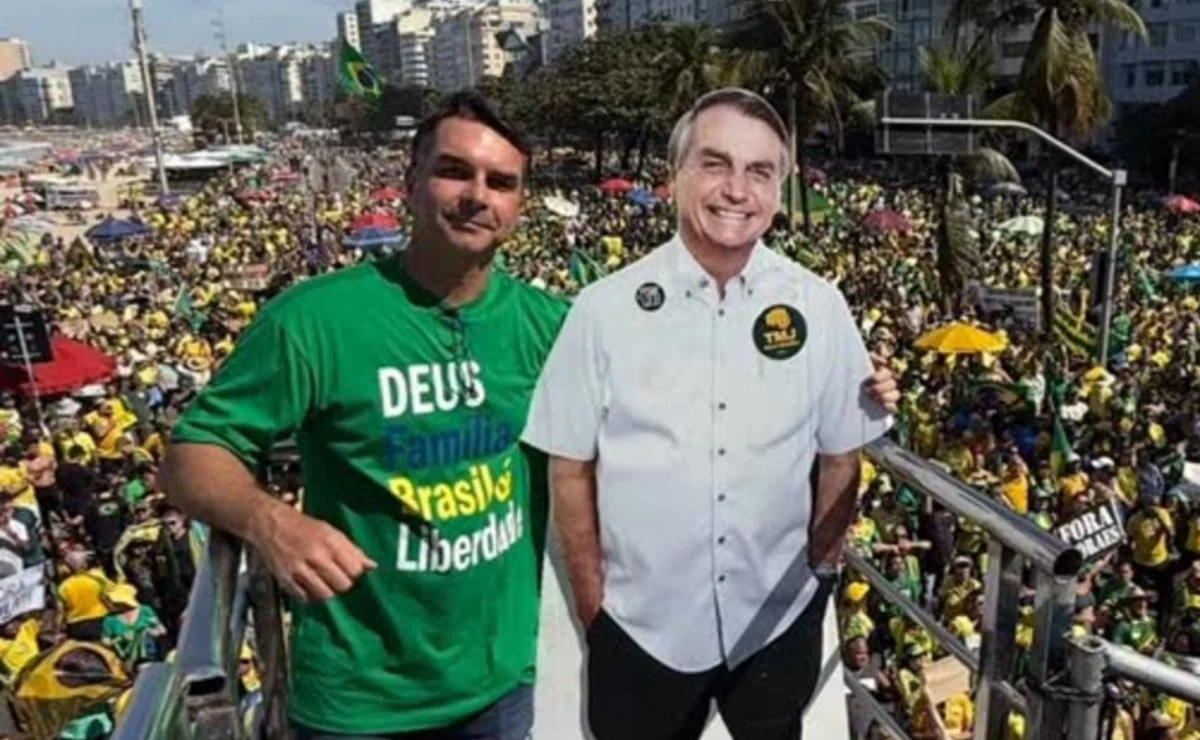 Eduardo, Flávio, Carlos e Nikolas Ferreira levaram Bolsonaro à prisão domiciliar 