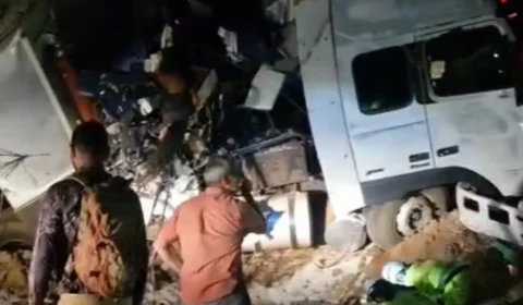 Batida entre ônibus e carreta deixa 11 mortos e mais de 40 feridos em Mato Grosso