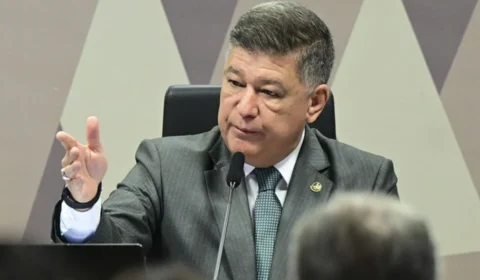 Presidente da CPI do INSS quer deixar o país vulnerável a golpes de Estado